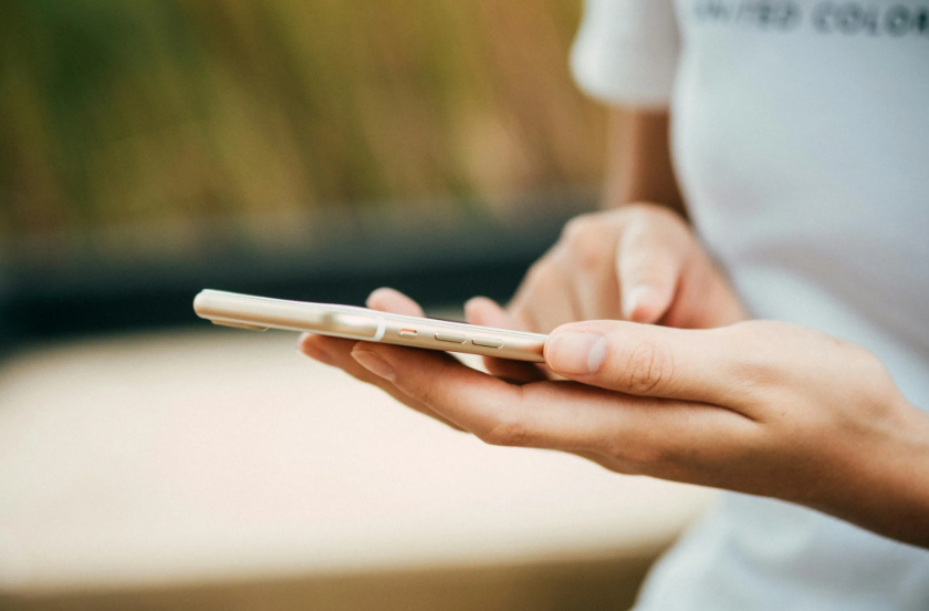 vinde holder telefon